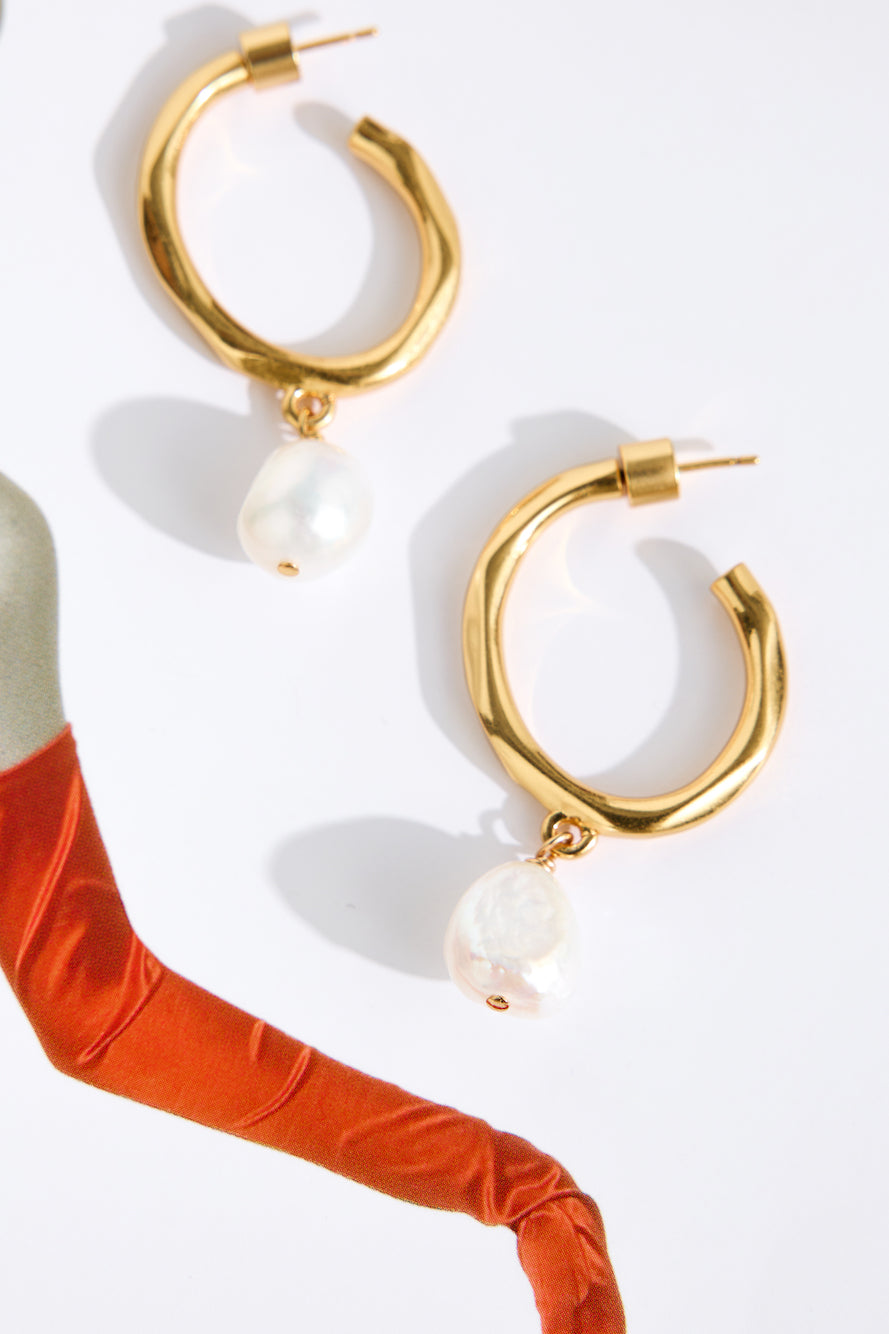 18k Gold Plated Pearl Escape Earrings Gold