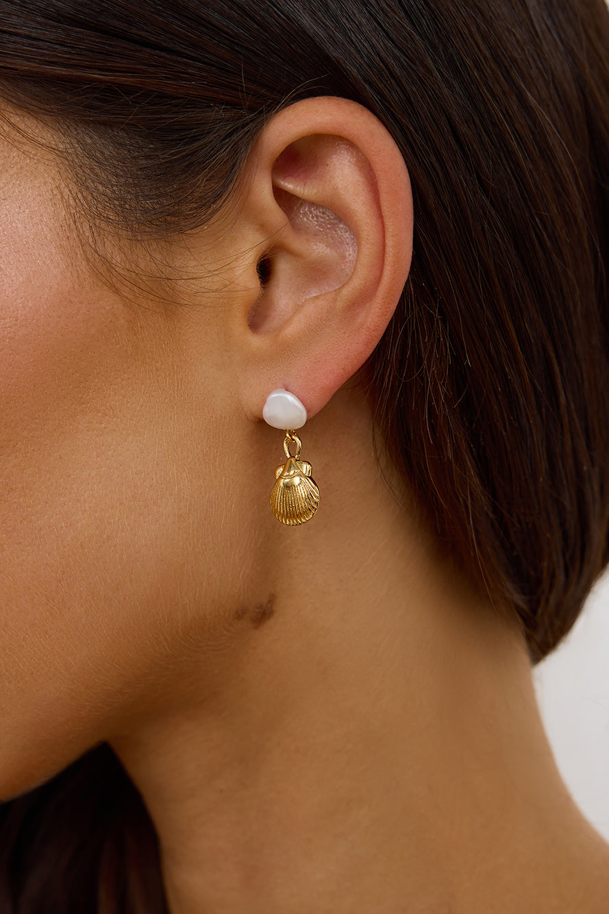 18k Gold Plated Seashell Pearl Earrings Gold
