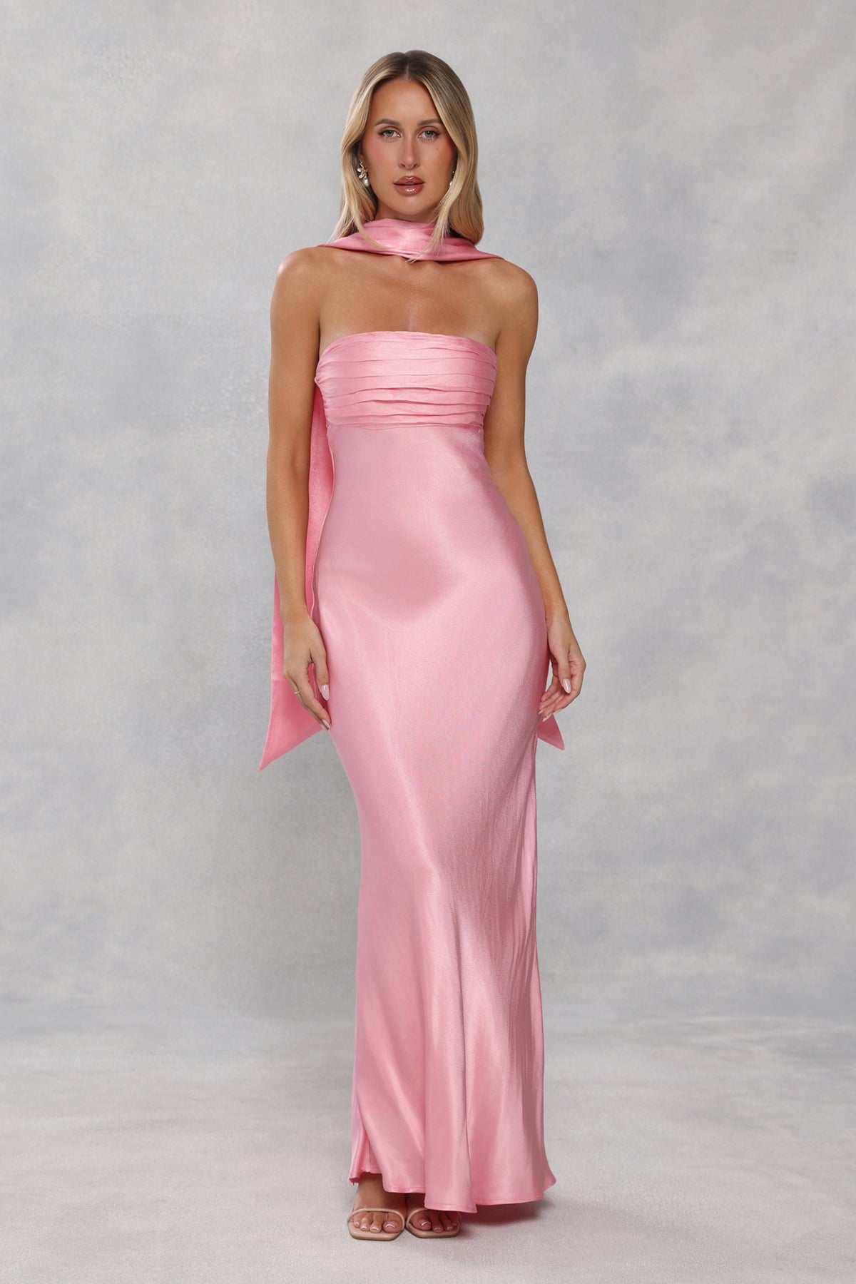 #566944