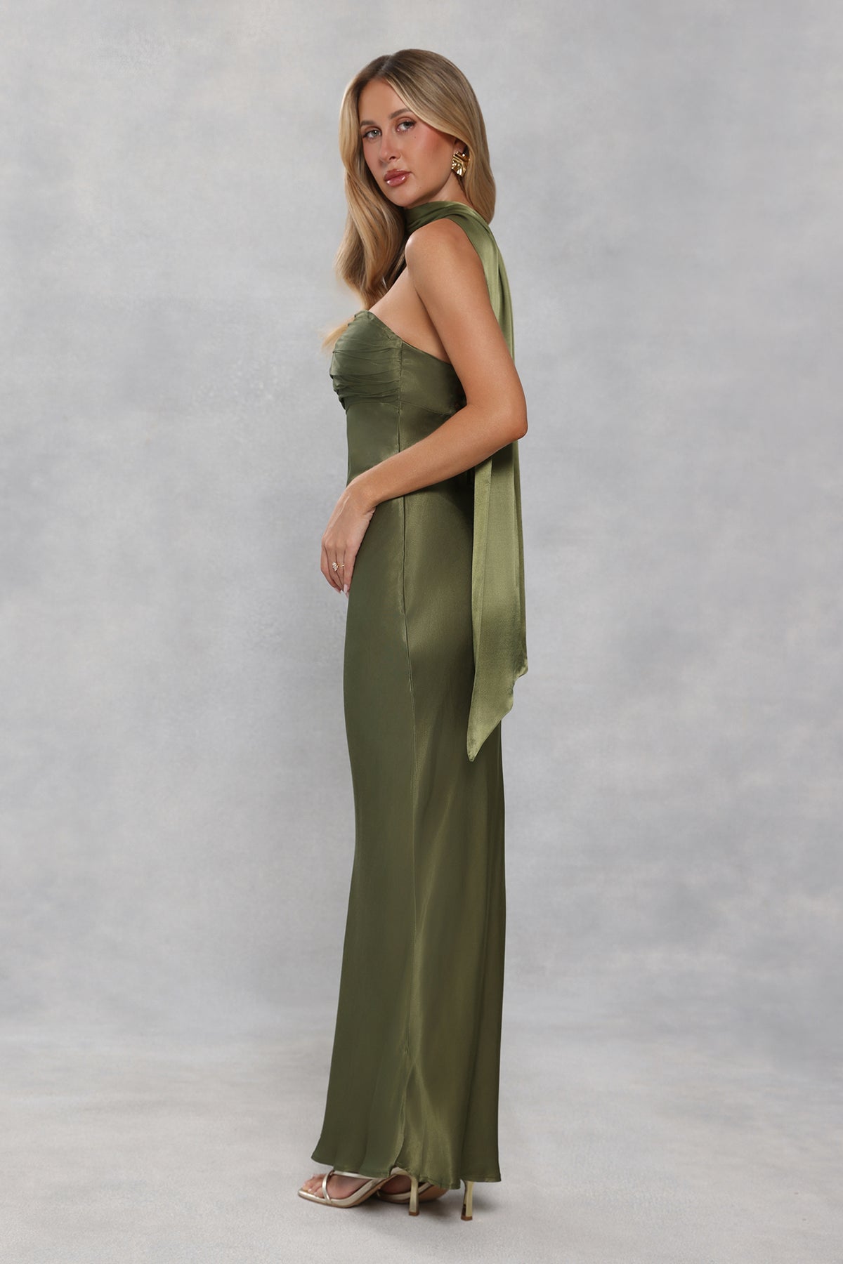 #567389
