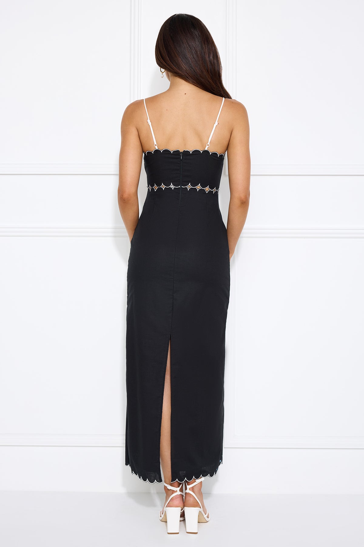 Tranquil Beauty Midi Dress Black