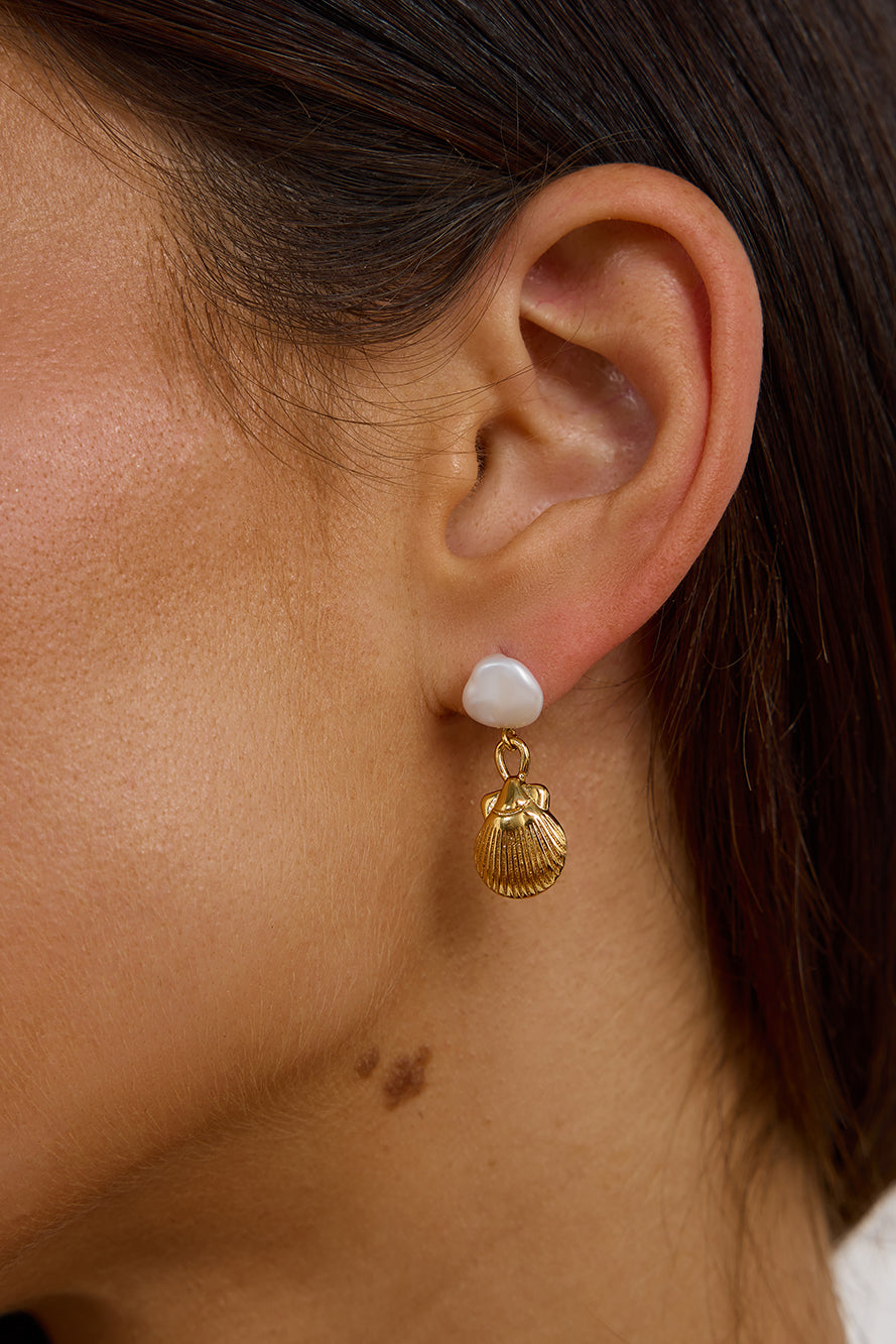 18k Gold Plated Seashell Pearl Earrings Gold