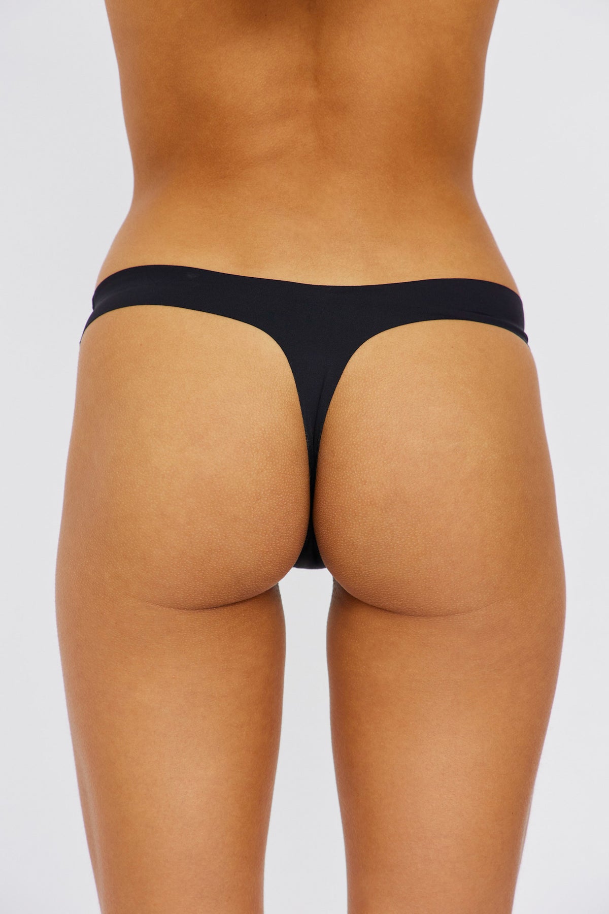 UNDERCOVER Style Helpers Seamless High Cut Thong Black 3 Pack