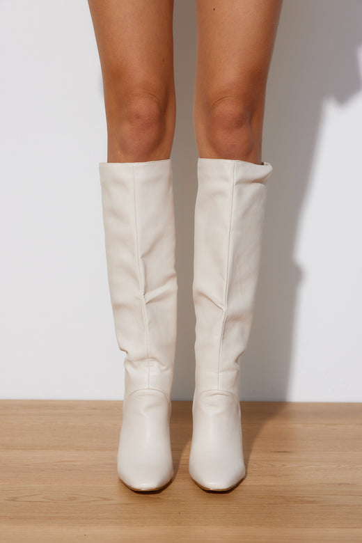 BILLINI Unessa Boots Ivory