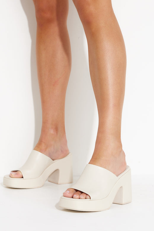 BILLINI Leslie Chunky Platform Mule Chalk