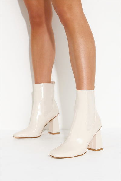 BILLINI Karina Ankle Boots Chalk Crinkle Patent