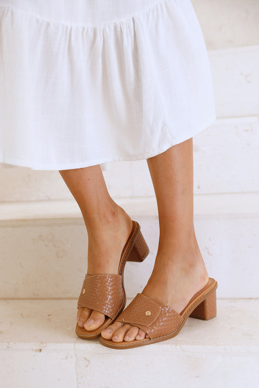 A LIST Kunis Heels Biscuit